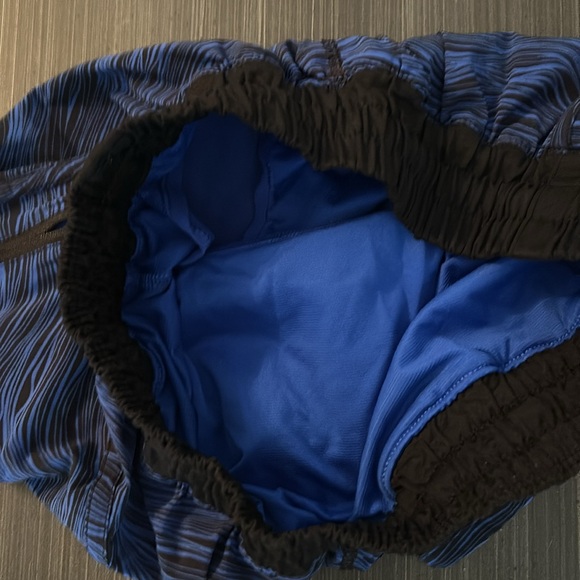 Lululemon shorts - Picture 6 of 6